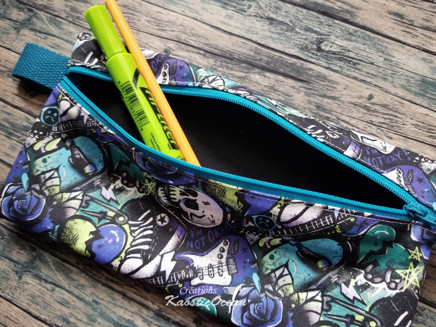 Étui à crayons double (crânes)