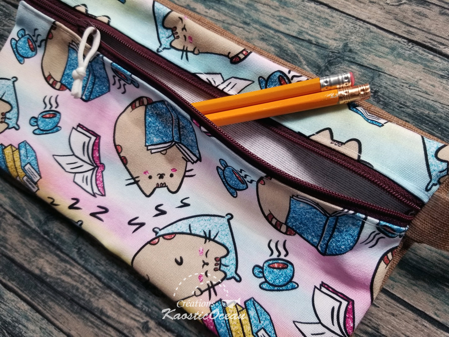 Étui à crayons double (chats lecteurs)